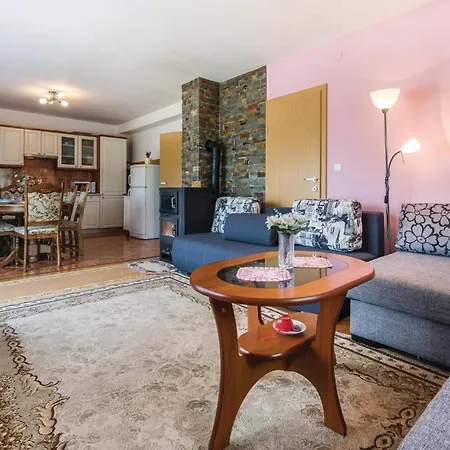 Lovely In With Kitchen Vakantiehuis Pula